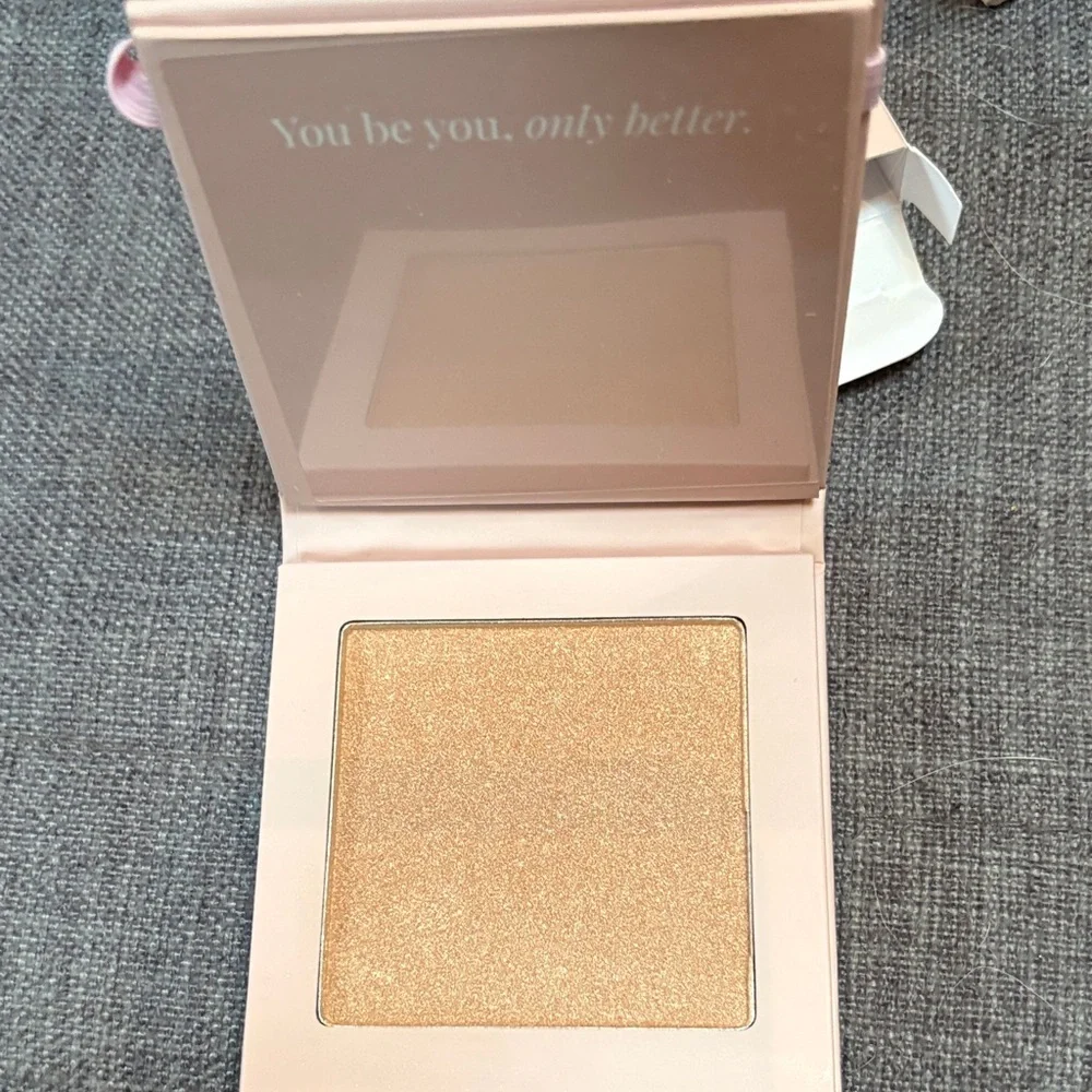 MOTD Highlighting Powder -Color Something Magical NIB
